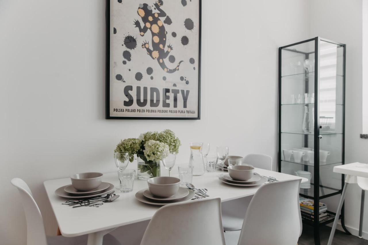 Jeleni Zakatek - Apartament W Stolicy Karkonoszy Еленя-Гура Экстерьер фото
