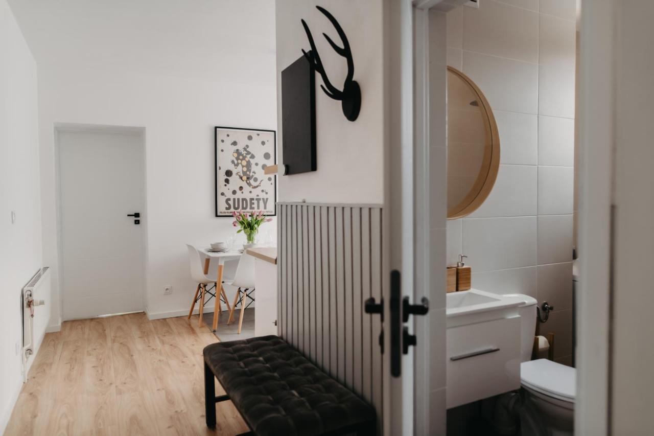 Jeleni Zakatek - Apartament W Stolicy Karkonoszy Еленя-Гура Экстерьер фото