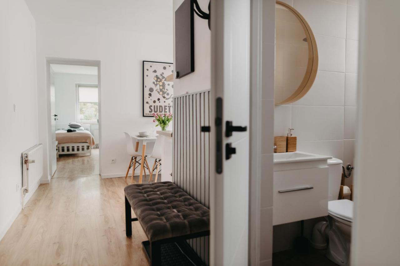 Jeleni Zakatek - Apartament W Stolicy Karkonoszy Еленя-Гура Экстерьер фото
