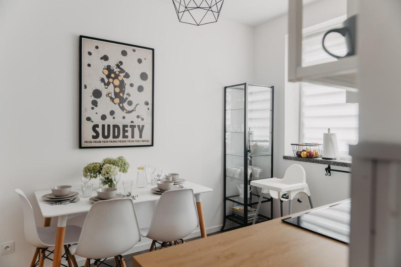 Jeleni Zakatek - Apartament W Stolicy Karkonoszy Еленя-Гура Экстерьер фото