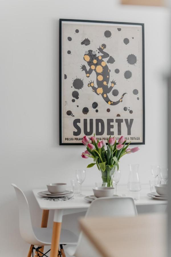 Jeleni Zakatek - Apartament W Stolicy Karkonoszy Еленя-Гура Экстерьер фото