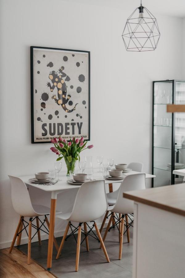 Jeleni Zakatek - Apartament W Stolicy Karkonoszy Еленя-Гура Экстерьер фото
